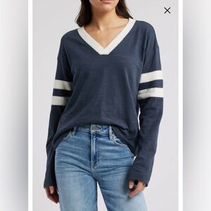 Faherty Sunwashed Slub V-Neck Long Sleeve Organic Cotton Top medium